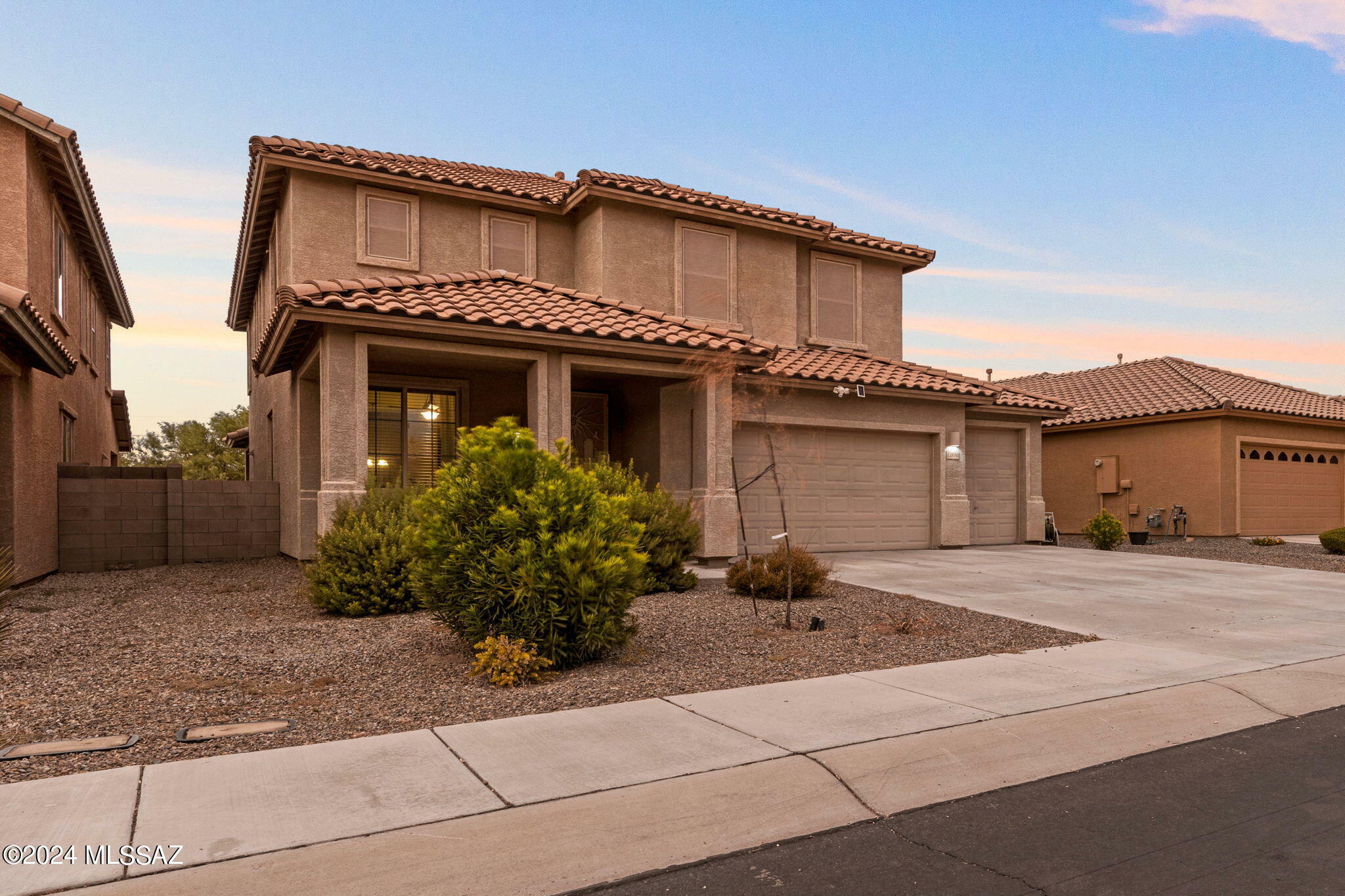 Property Photo:  11896 W Farmall Drive  AZ 85653 