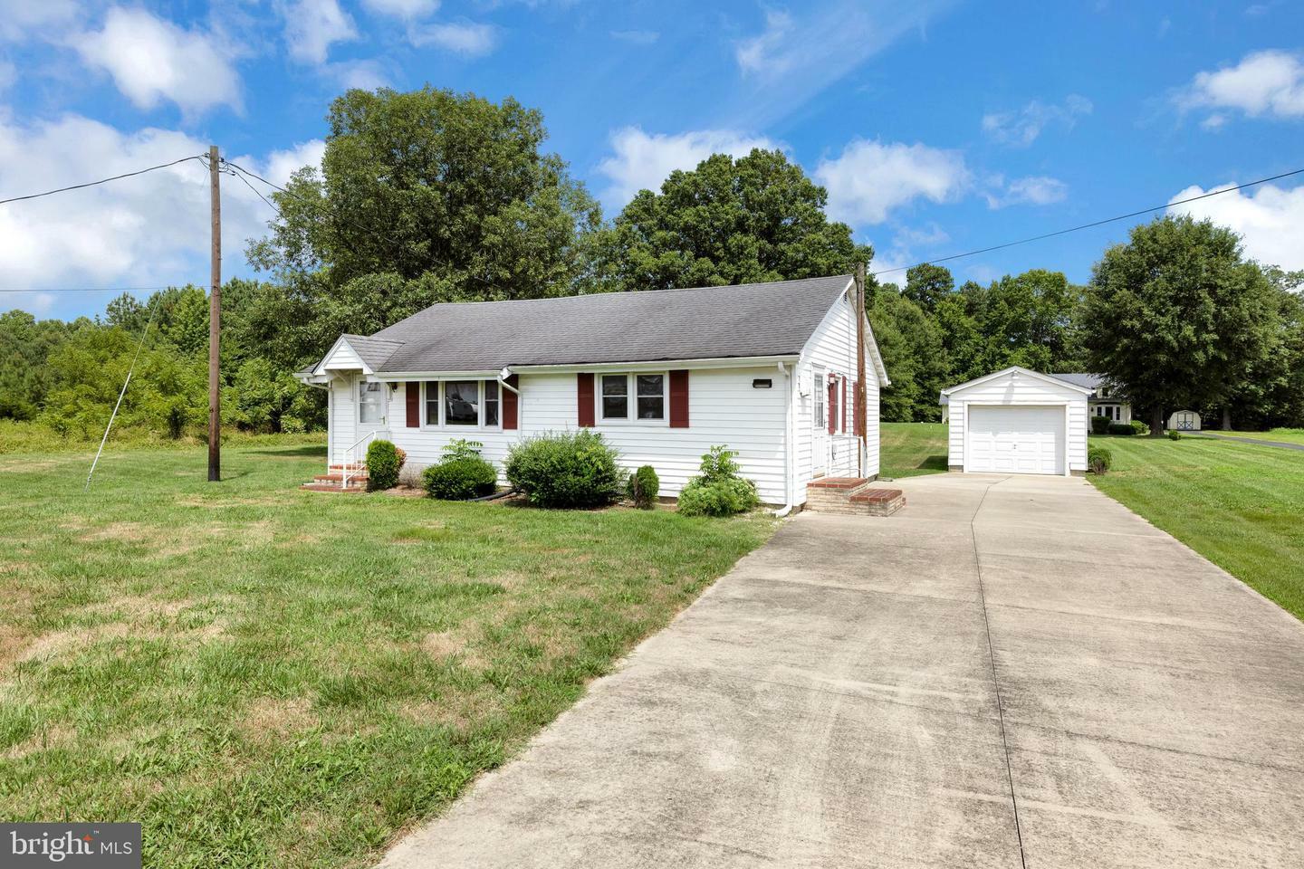 Property Photo: 18423 S Dupont Highway DE 19952