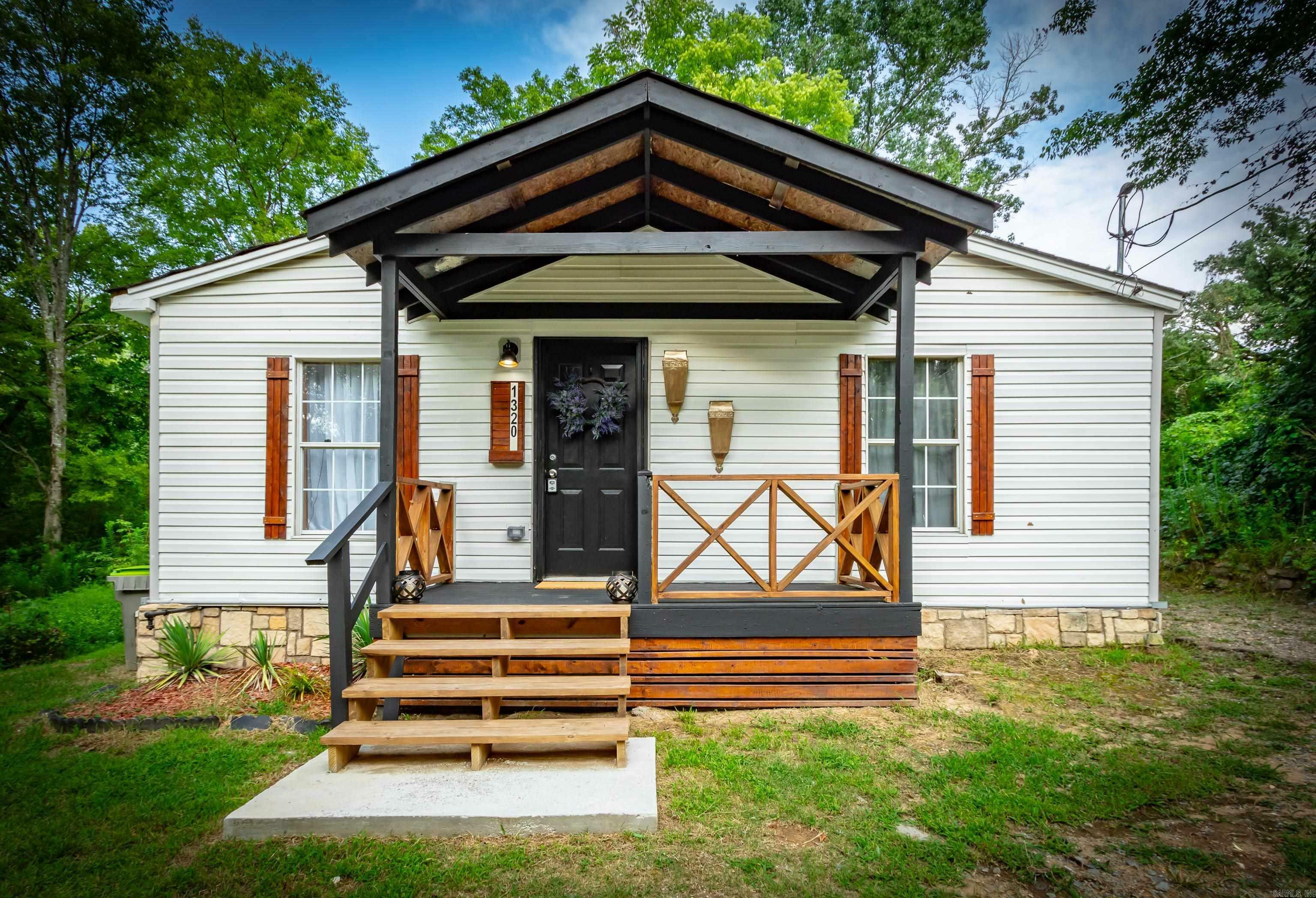 Property Photo:  1320 Liberty Street  AR 72015 