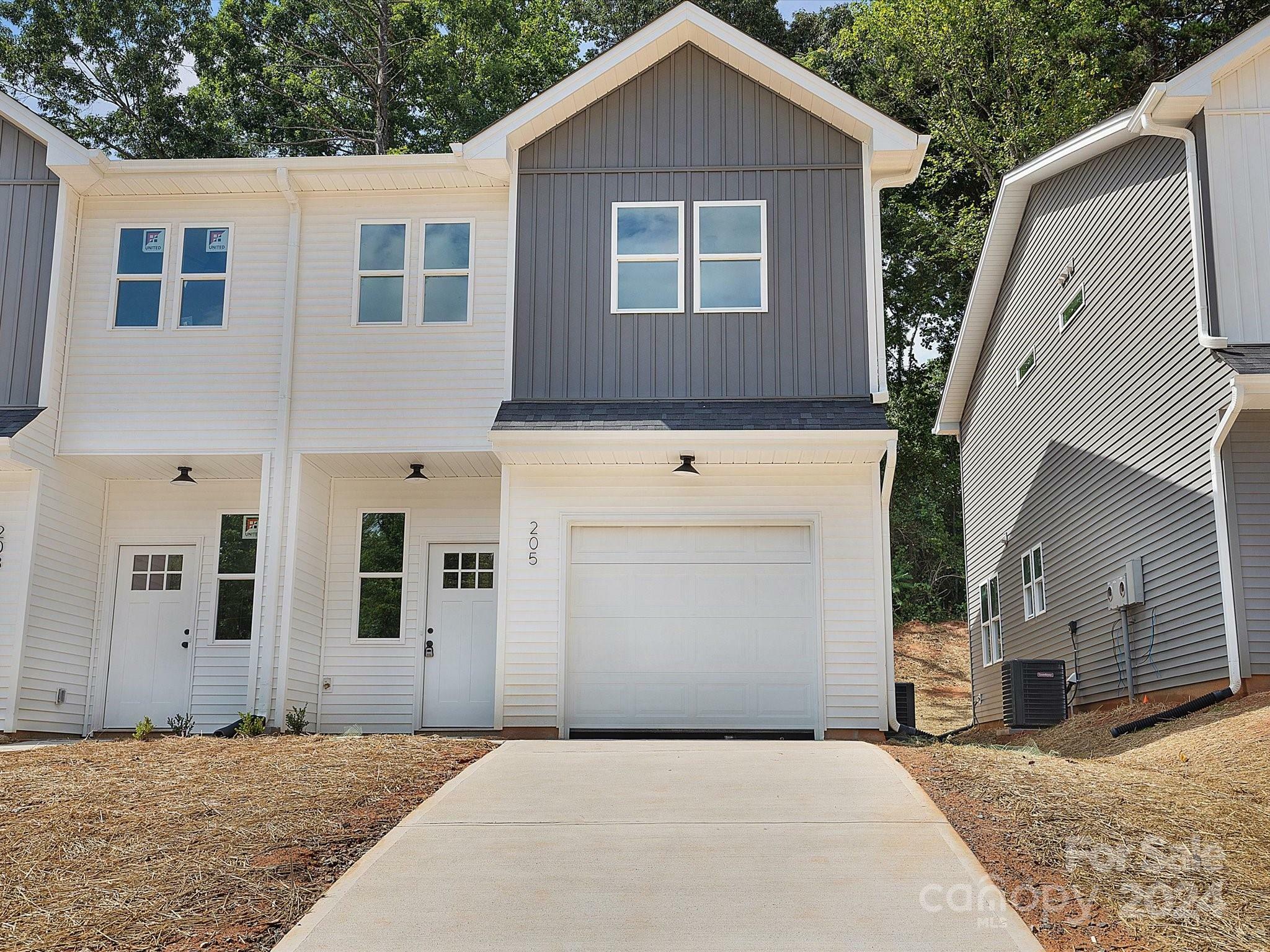 Property Photo:  203/205 9th Ave Avenue SE  NC 28602 