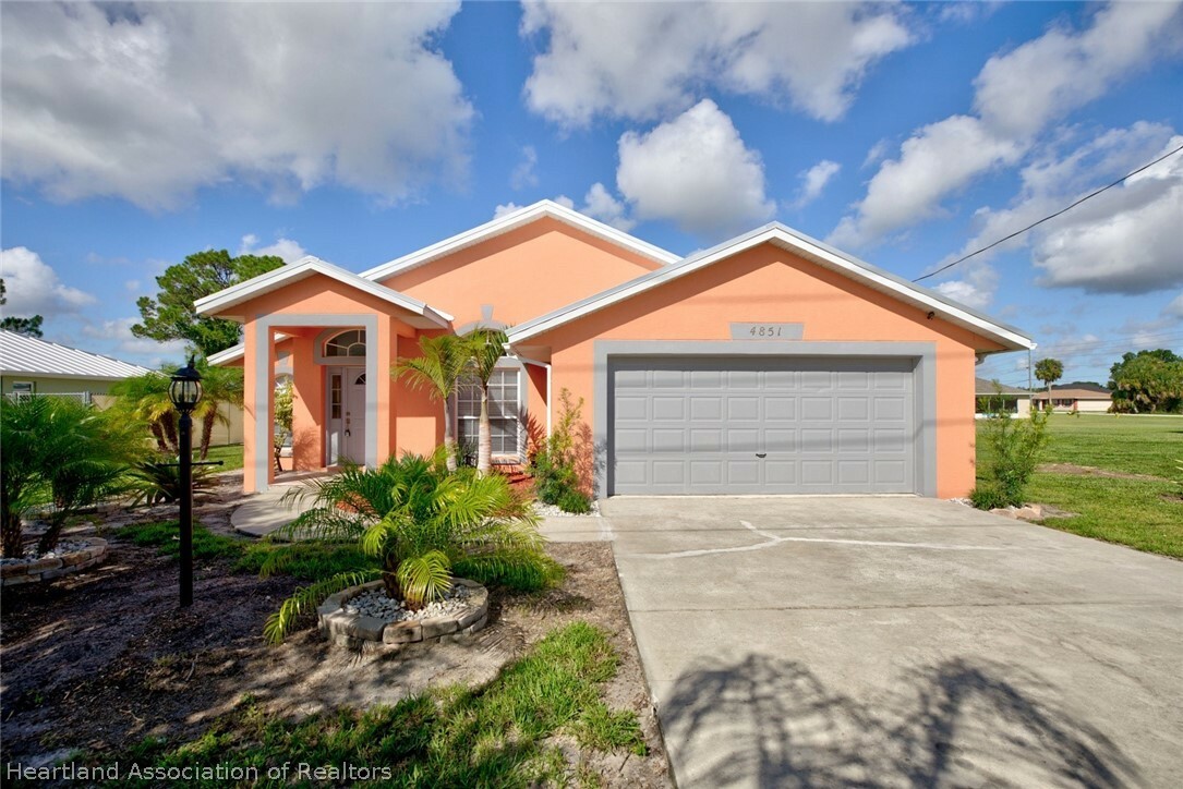 Property Photo:  4851 Shad Drive  FL 33870 