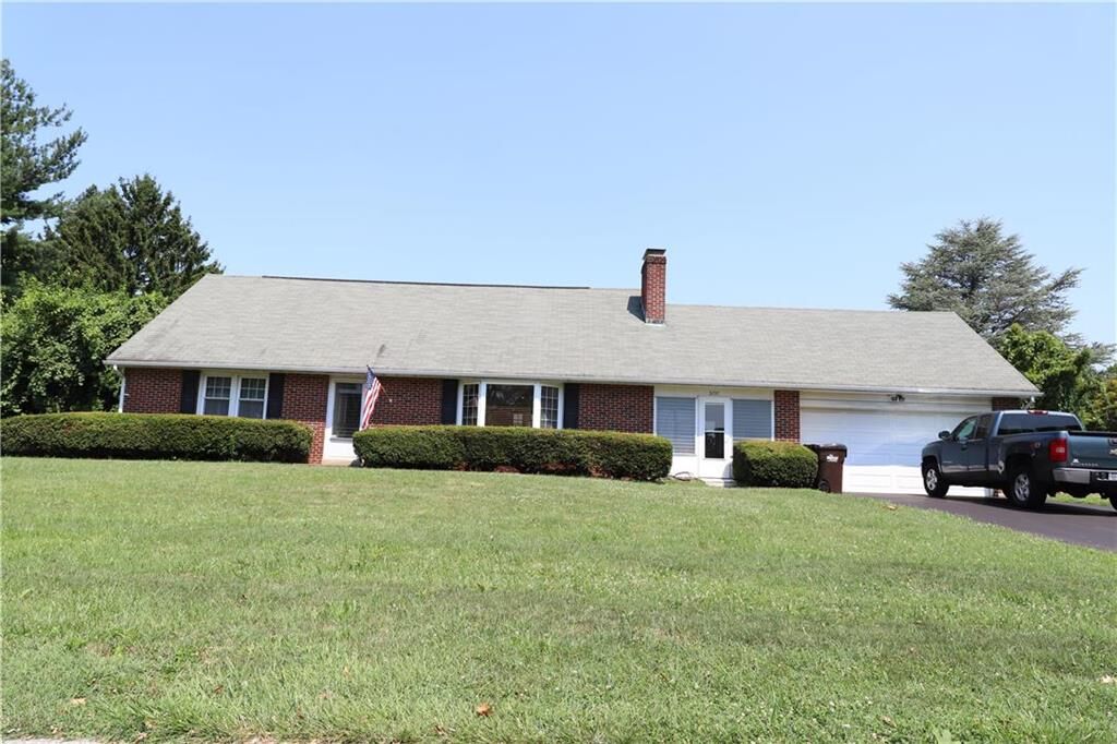 Property Photo: 3237 Clifton Avenue PA 18020