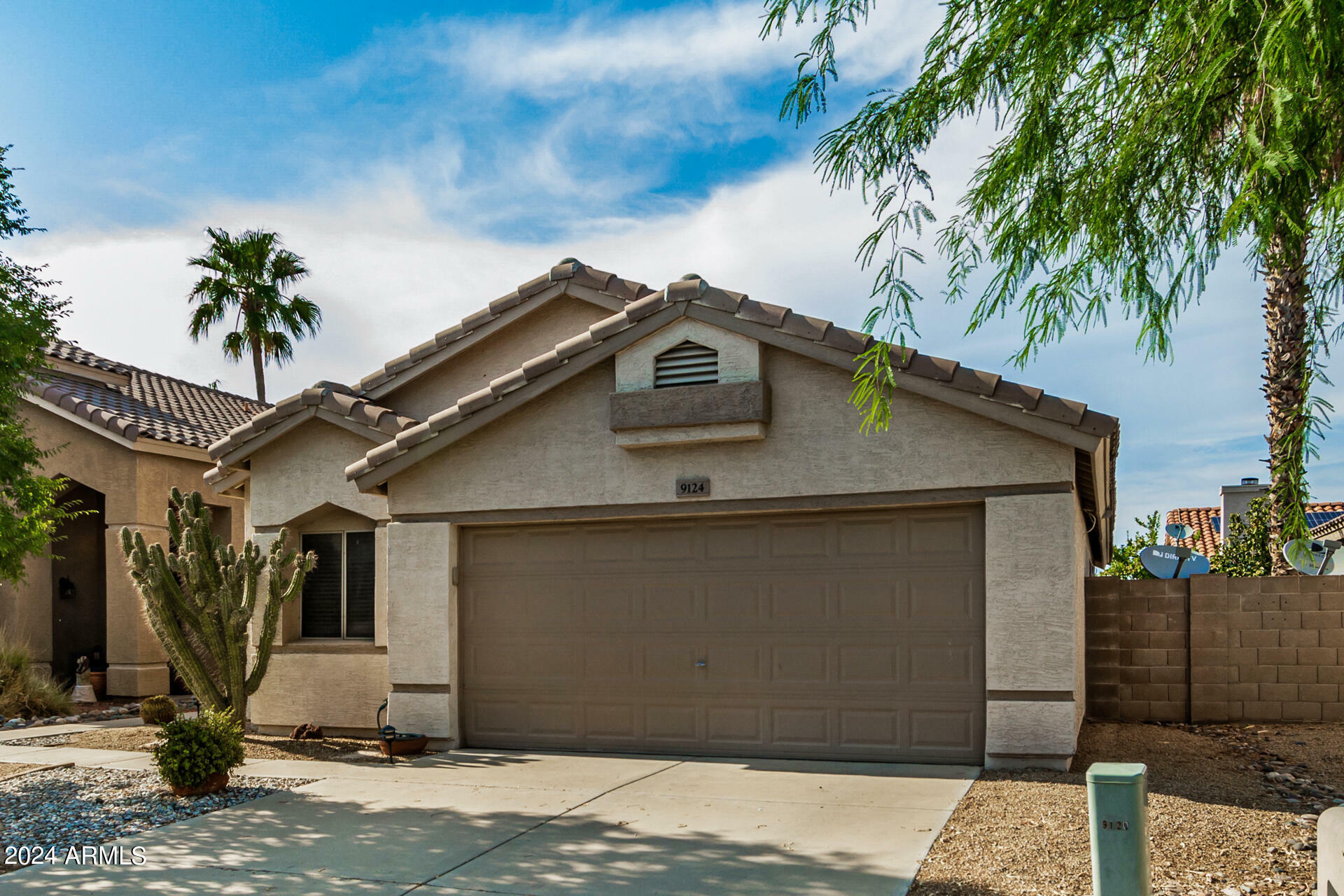 Property Photo:  9124 W Calavar Road  AZ 85381 