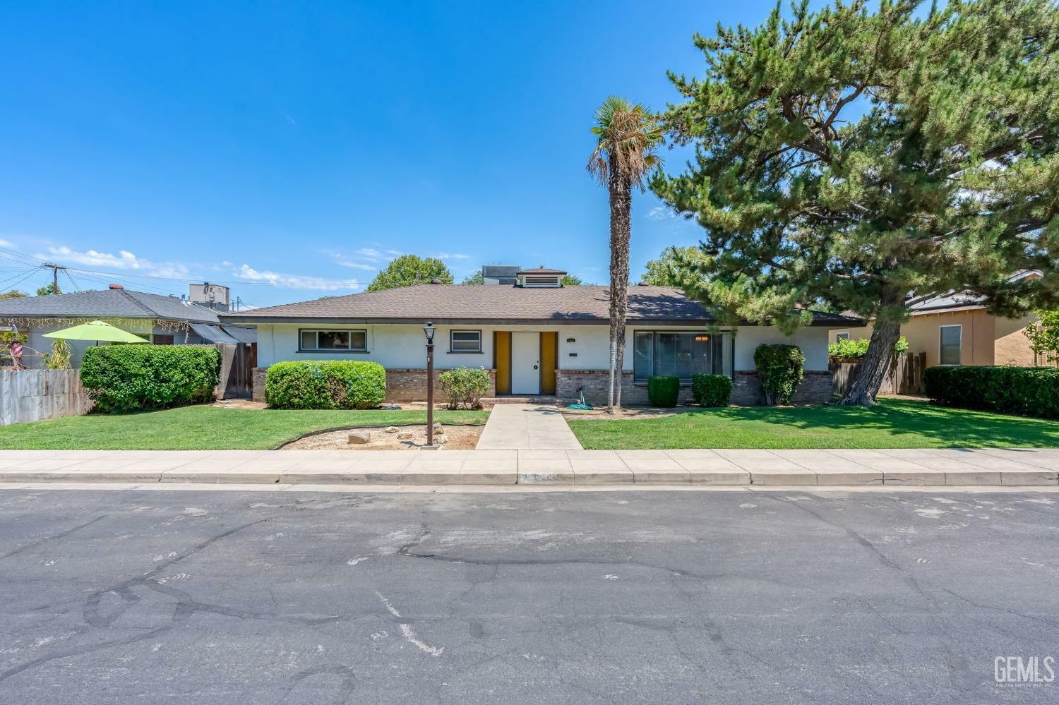 Property Photo:  756 Cypress Avenue  CA 93280 