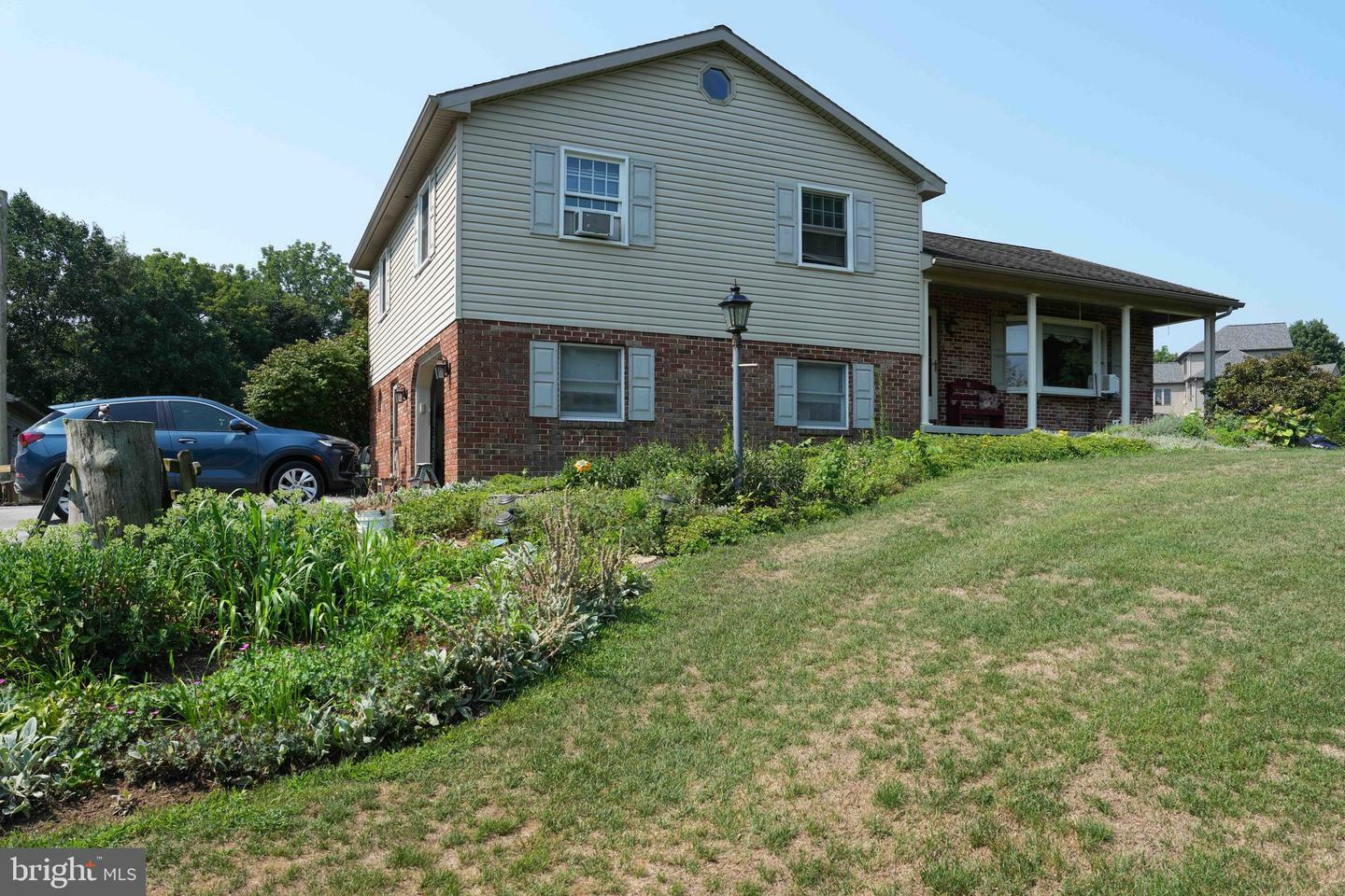 Property Photo:  5676 Strasburg Road  PA 17527 