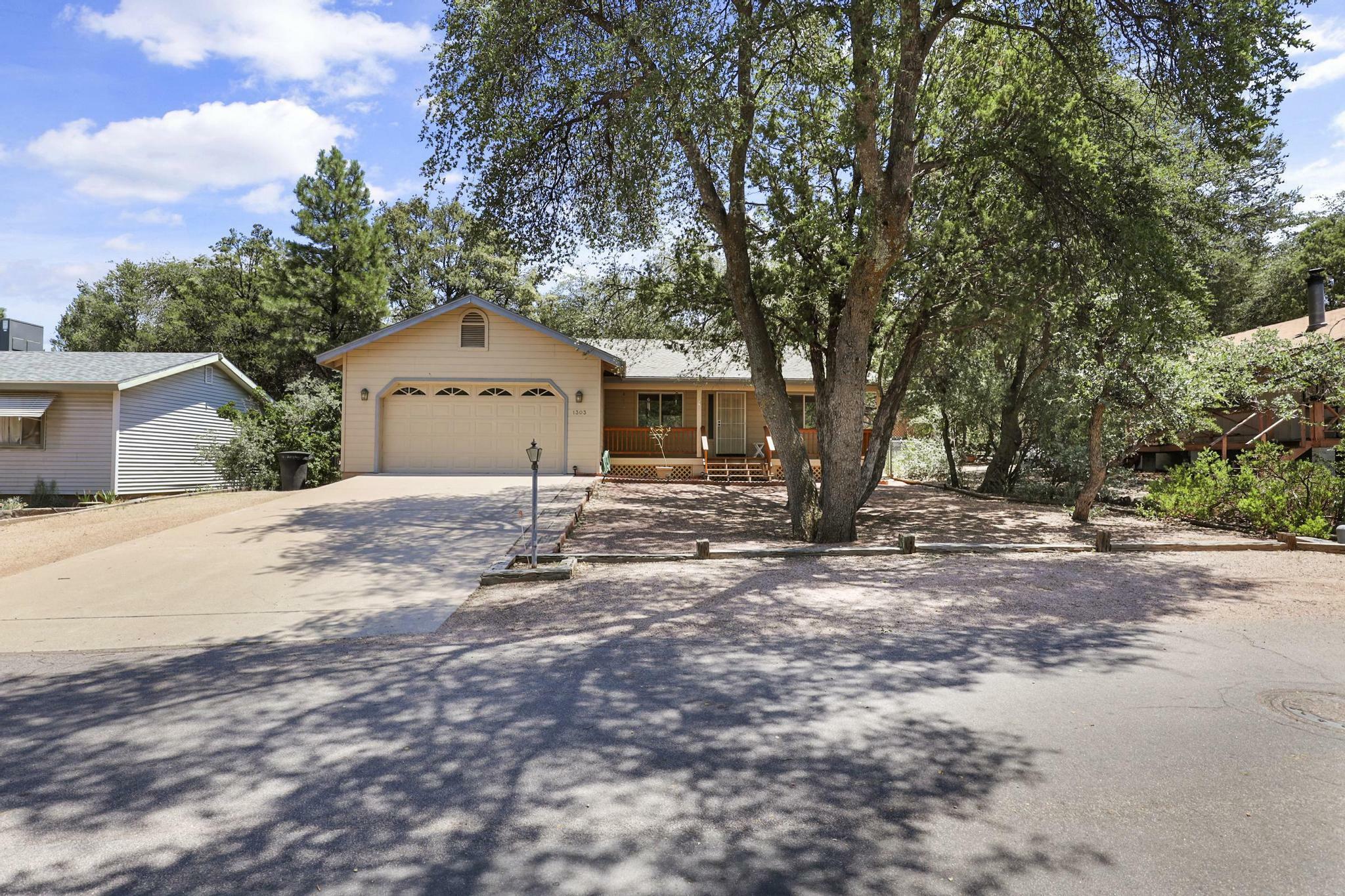 Property Photo:  1303 N William Tell Circle  AZ 85541 