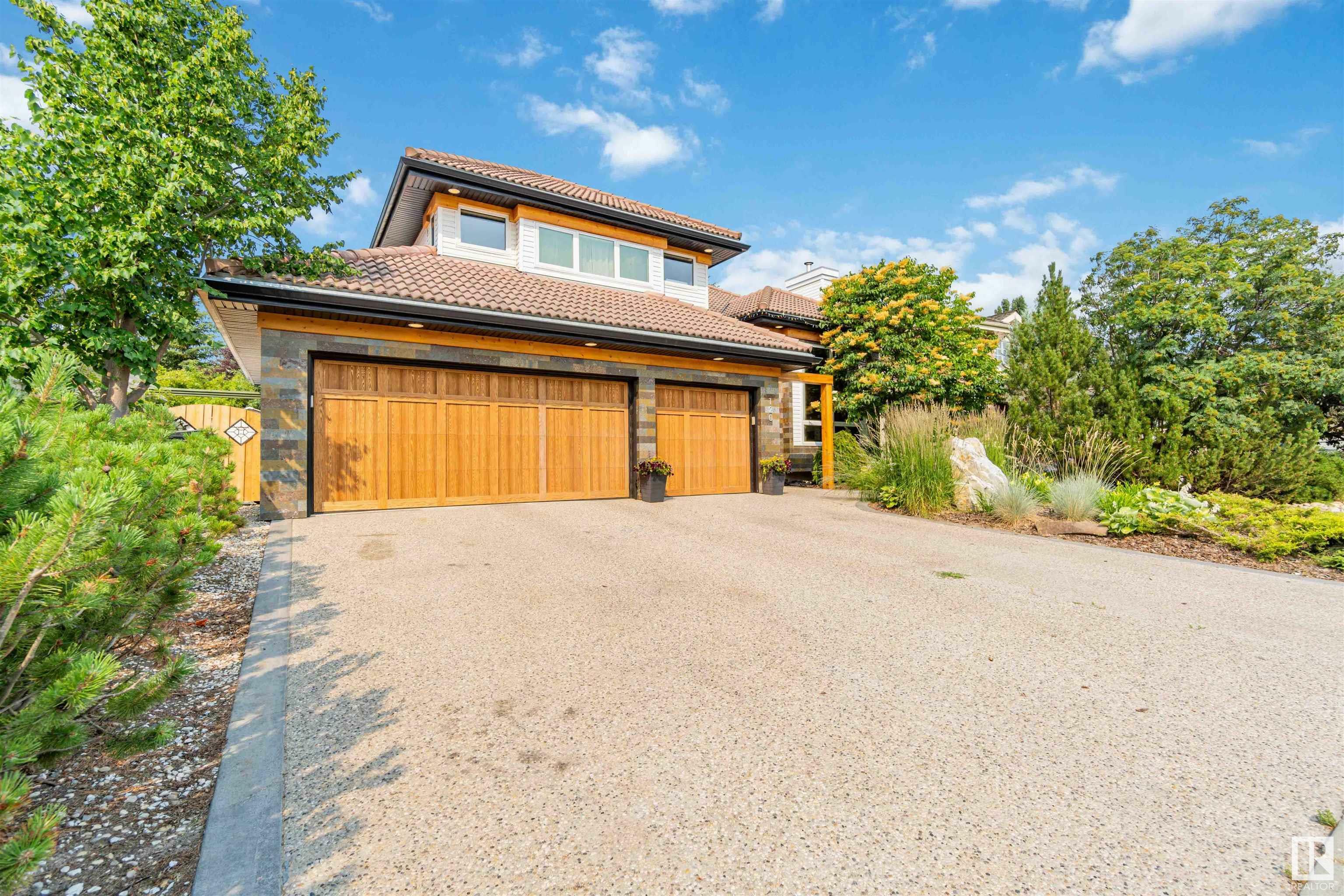 Property Photo:  120 Weaver Drive NW  AB T6M 2J3 