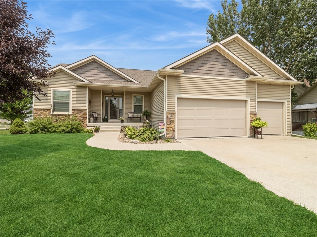 Property Photo:  509 NW 11th Street  IA 50111 