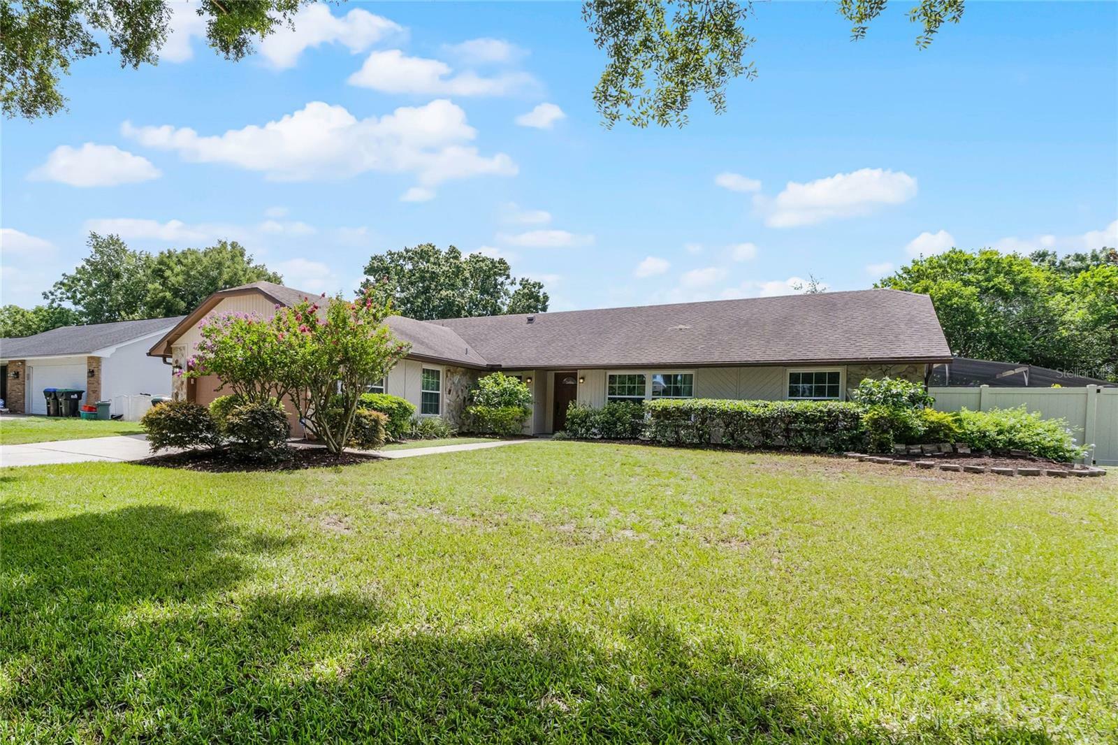 Property Photo:  5821 Pitch Pine Drive  FL 32819 