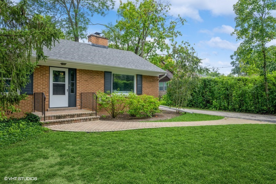 Property Photo:  107 Ridge Road  IL 60035 