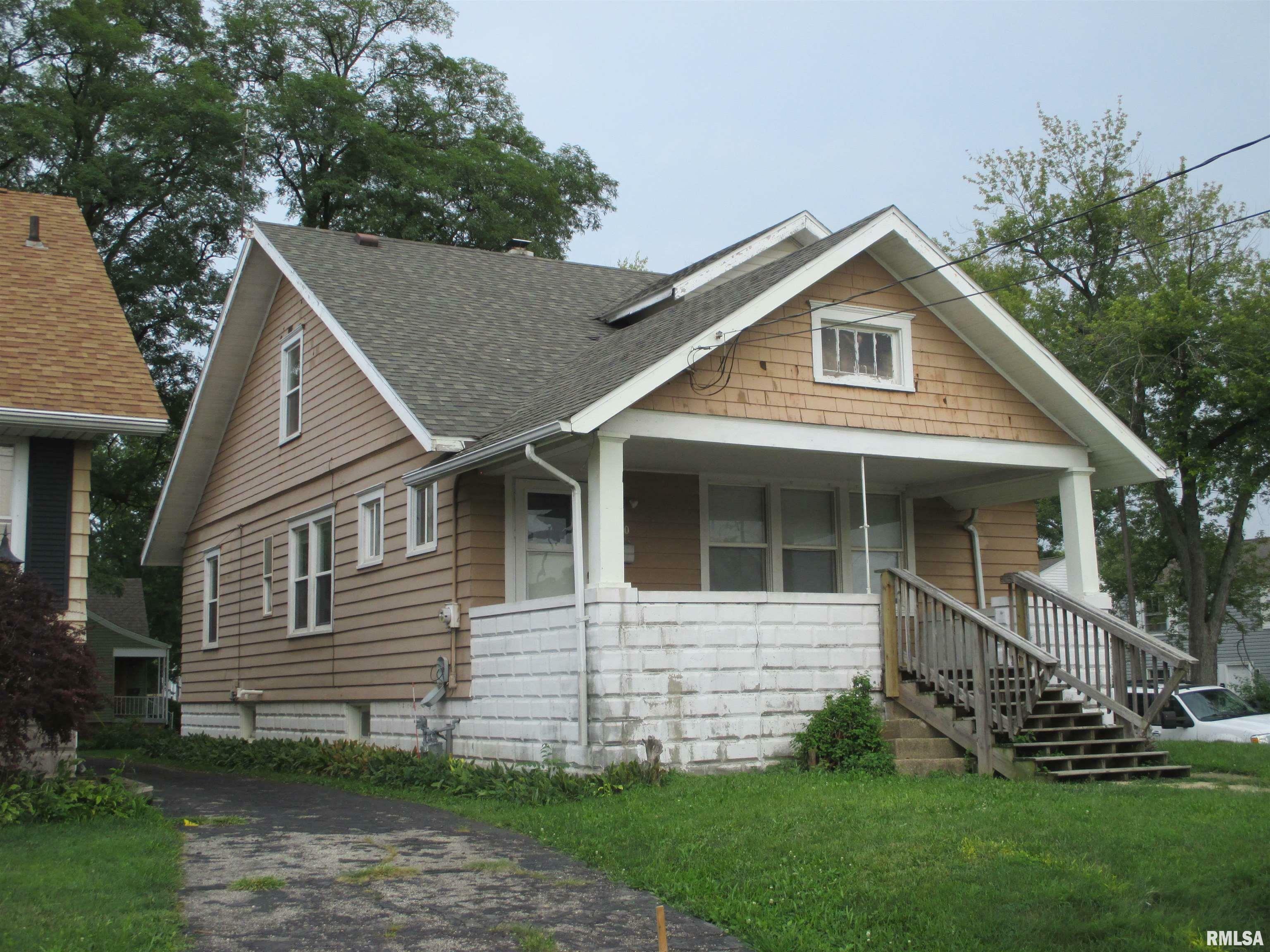 Property Photo:  2400 N Wisconsin Avenue  IL 61603 