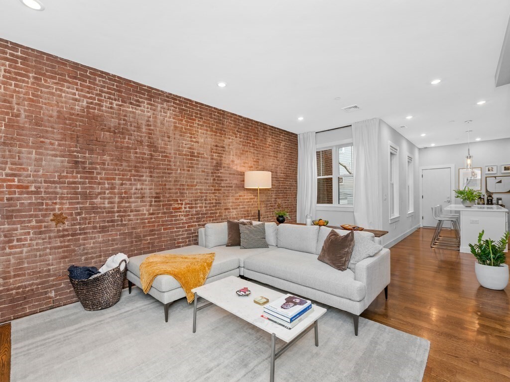 Property Photo:  62-64 Elm St 2  MA 02129 