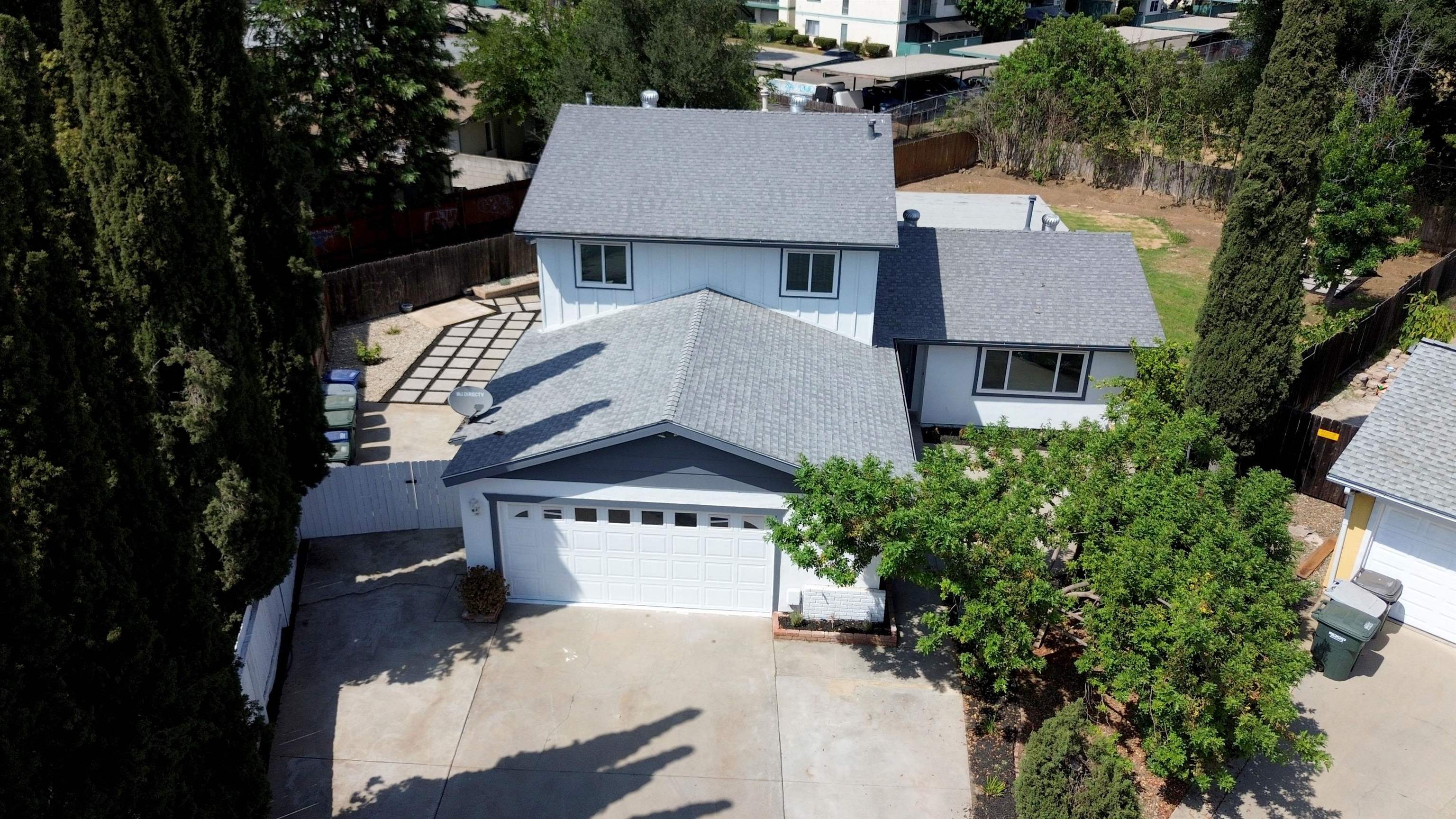 Property Photo:  316 Highland Pl  CA 92027 