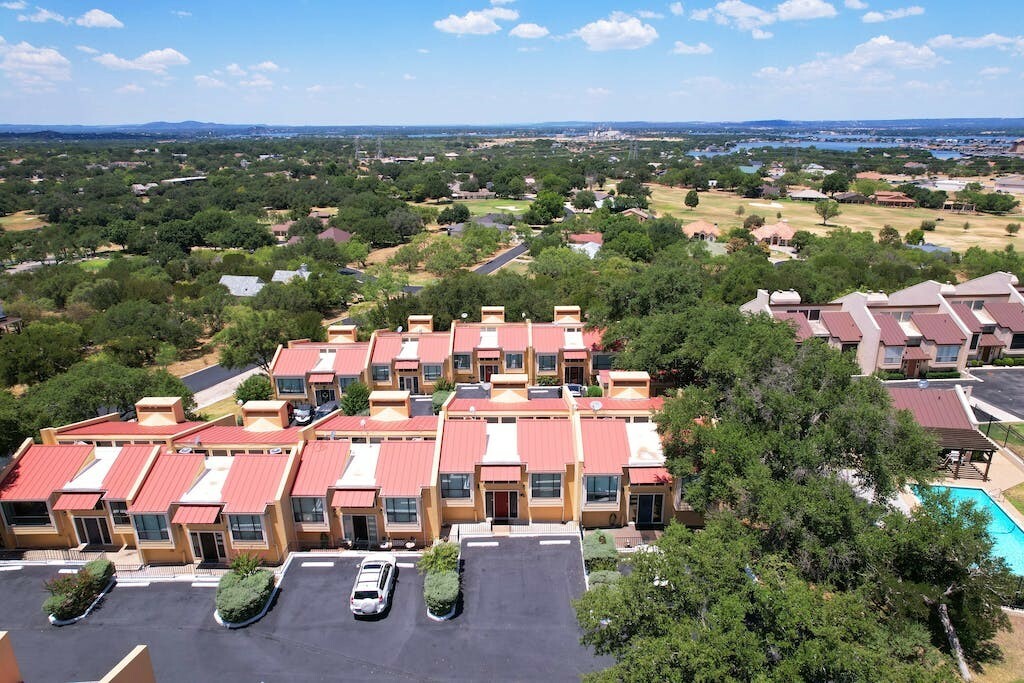 Property Photo: 402 Hi Stirrup E4 TX 78657