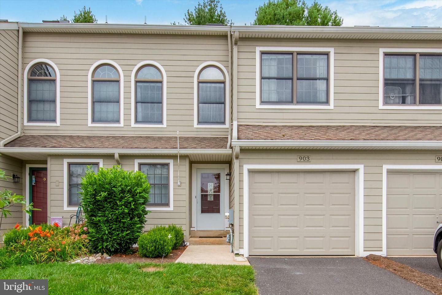 Property Photo:  903 Wharton Court  PA 19073 