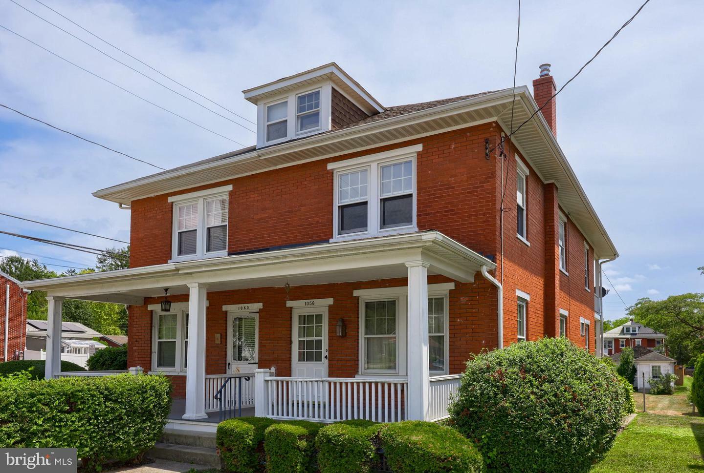 Property Photo:  1058 Walnut Street  PA 17512 