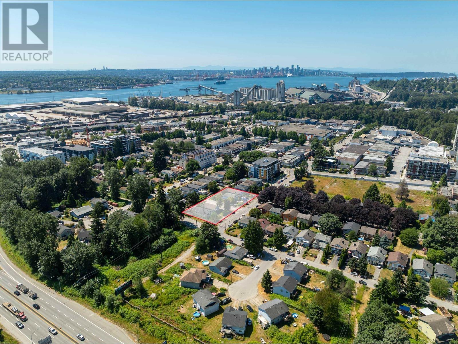 Property Photo:  1547 Crown Street  BC V7J 1G6 