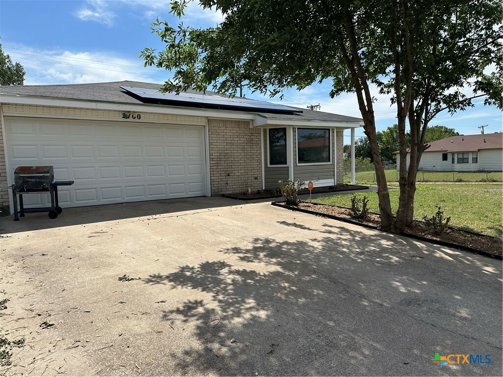 Property Photo: 2700 Boyd Avenue TX 76543