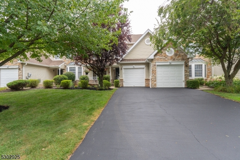 Property Photo:  20 Patriot Hill Dr 20  NJ 07920 