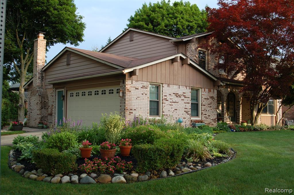 Property Photo: 16911 White Haven Drive MI 48168 2318