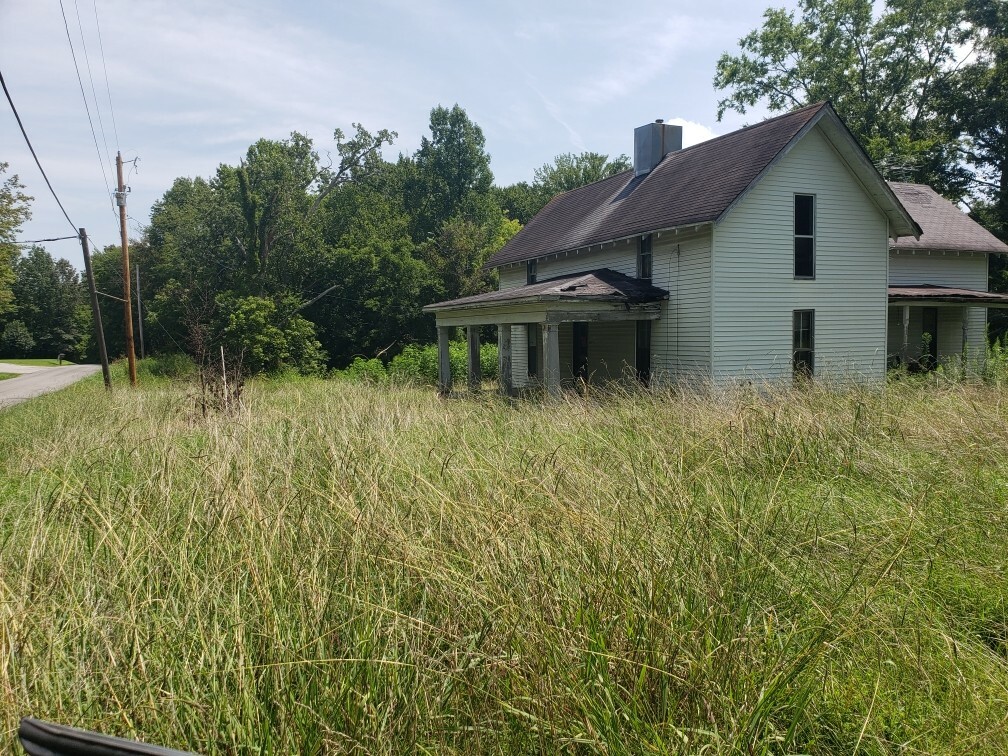 Property Photo:  2627 Woods Rd  TN 37172 