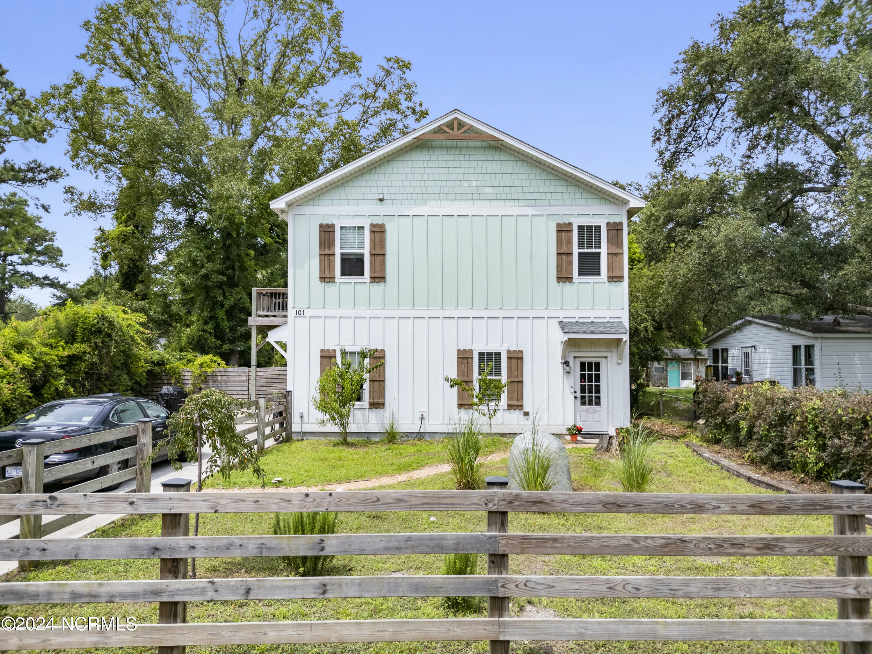 Property Photo:  101 N Seaview Road  NC 28409 