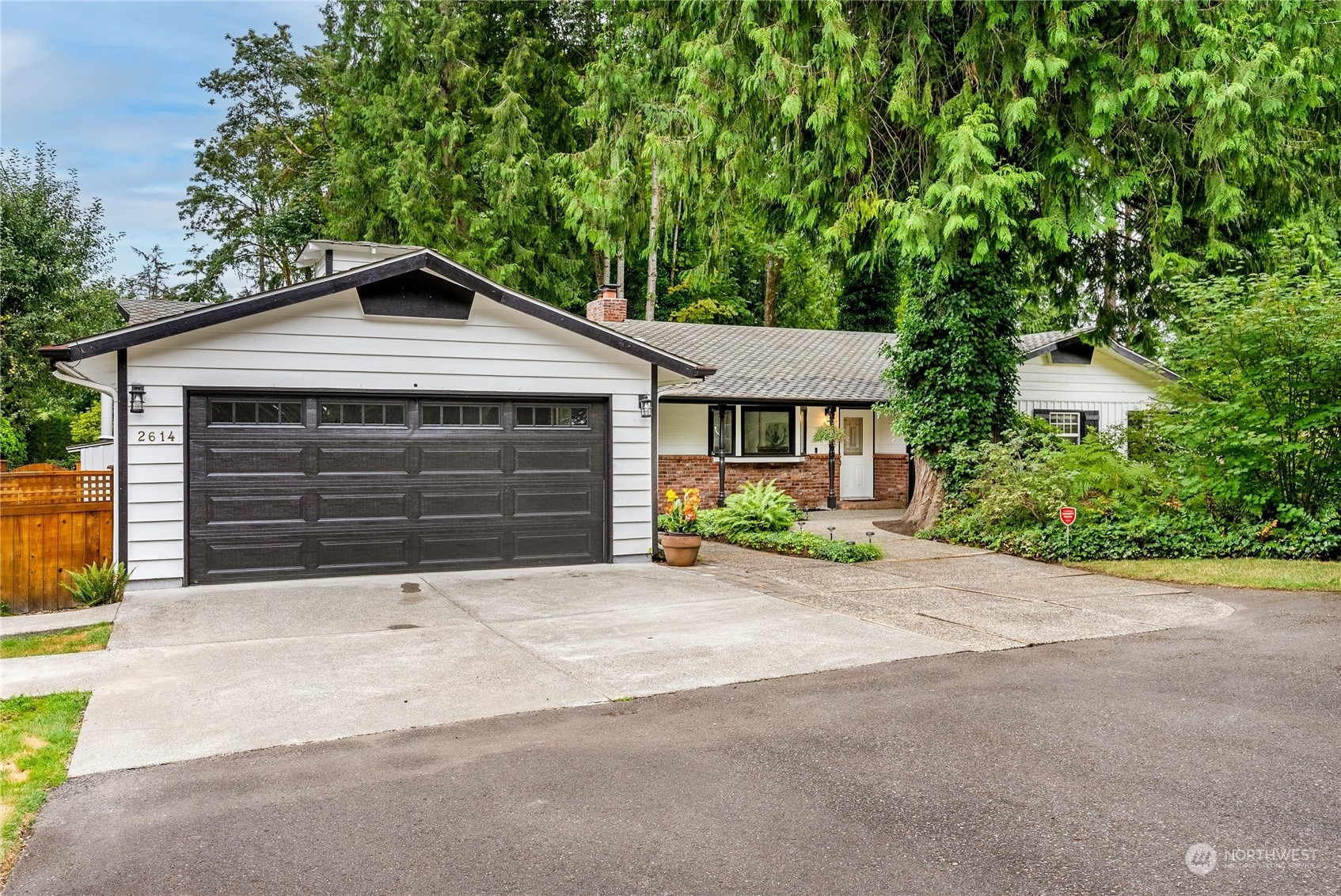 Property Photo:  2614 Whitman Avenue NE  WA 98059 