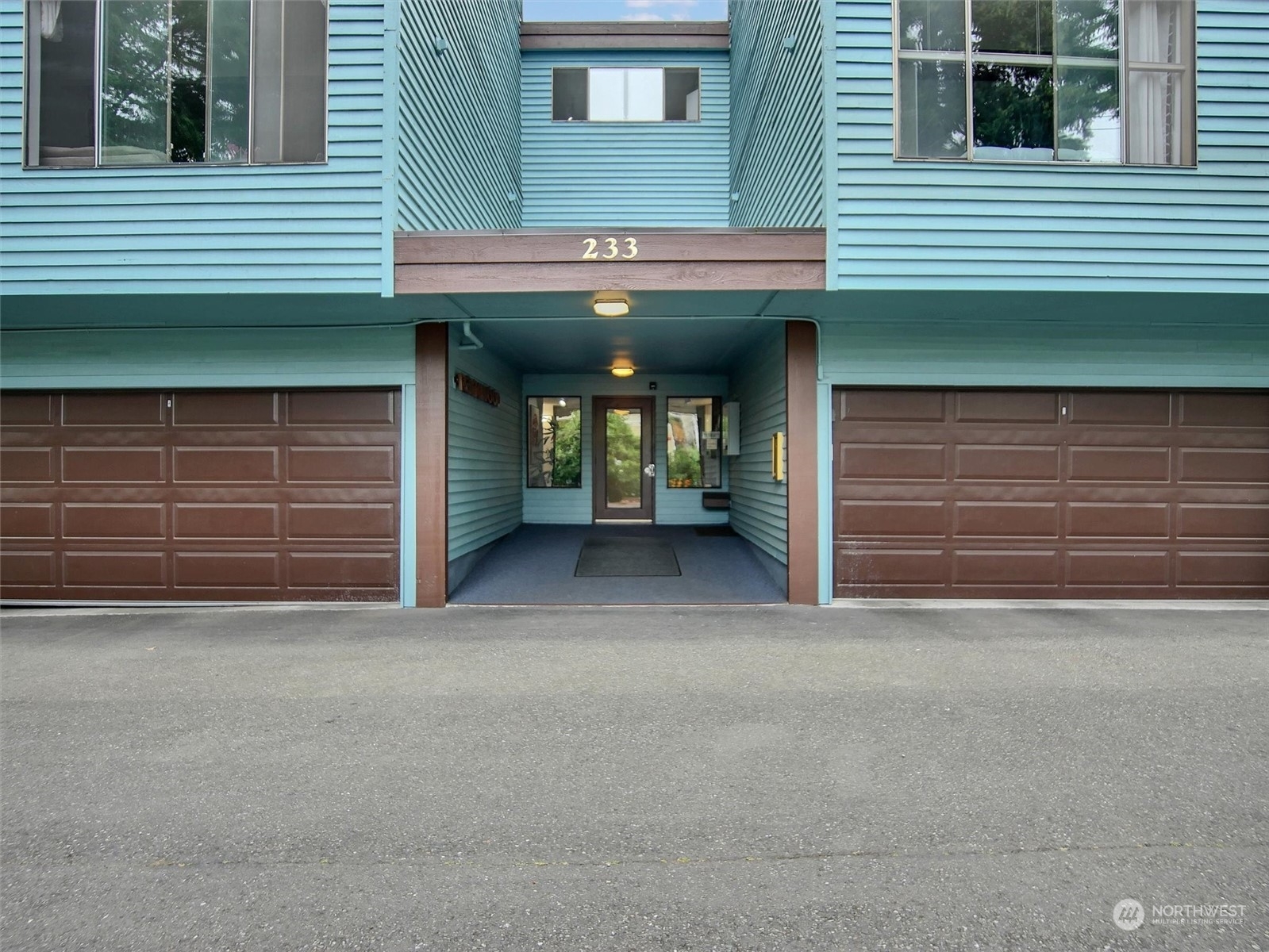 Property Photo:  233 SW 154th Street 208  WA 98166 