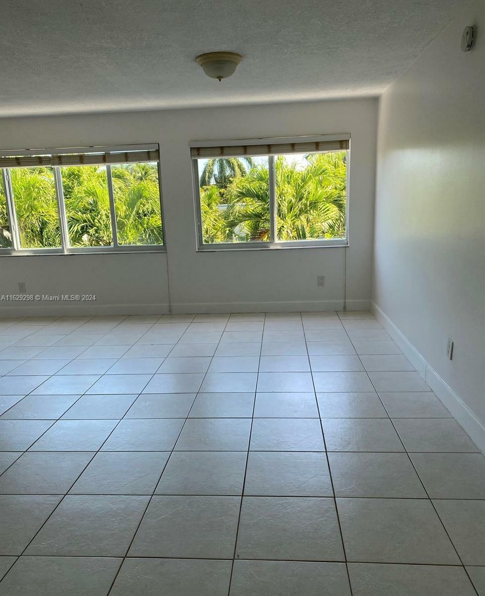 Property Photo:  9971 W Bay Harbor Dr 306  FL 33154 