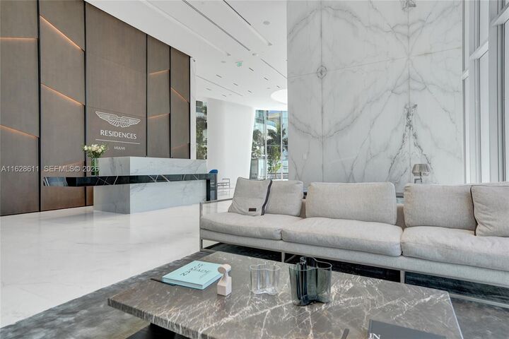 Property Photo:  300 Biscayne Blvd Way 1607  FL 33131 