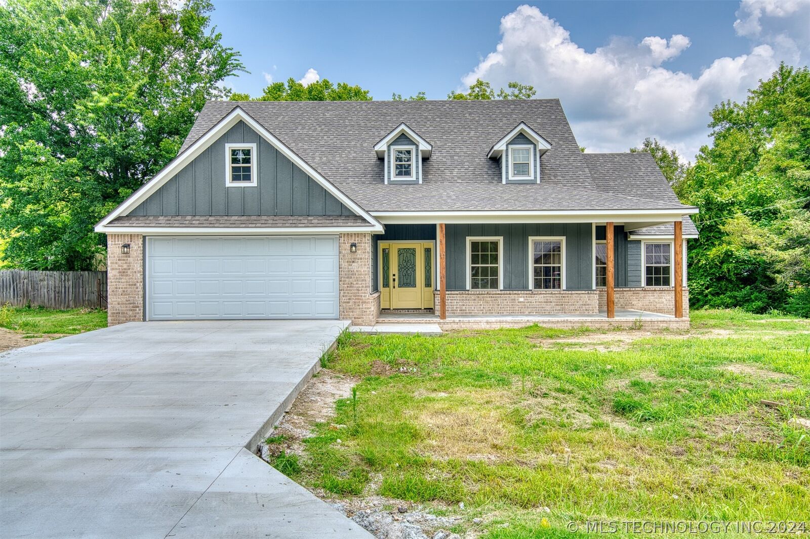 Property Photo: 109 E 4th Street S OK 74435