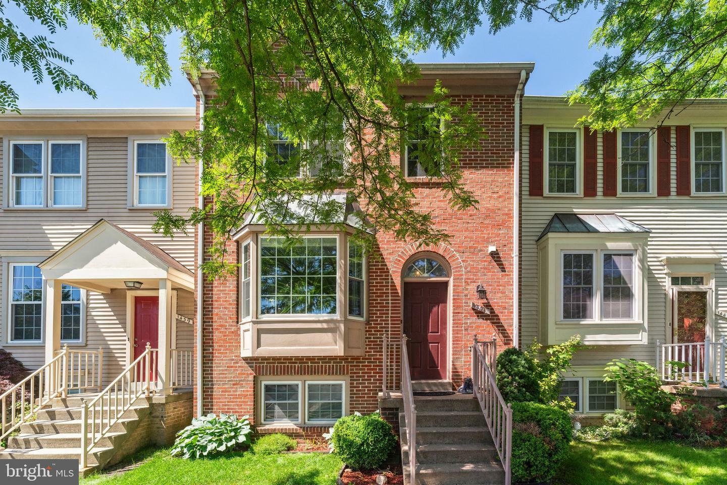 Property Photo: 1441 Bluemont Court VA 20170