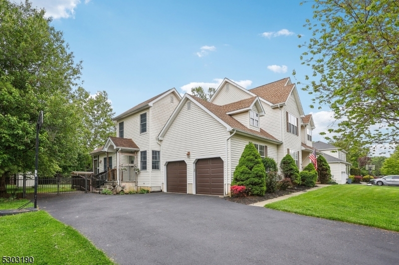 Property Photo:  25 Tanager Ln  NJ 08691 