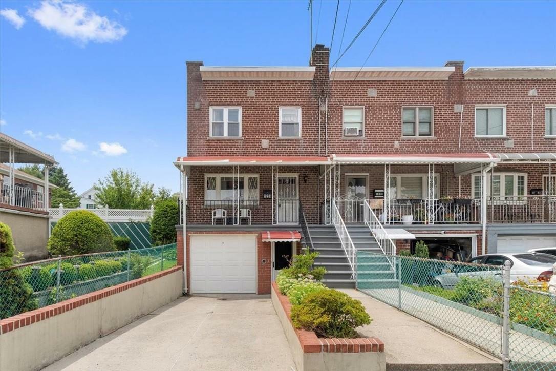 Property Photo: 1239 Edison Avenue NY 10461