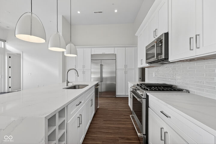 Property Photo:  1155 S Rangeline Road 506  IN 46032 