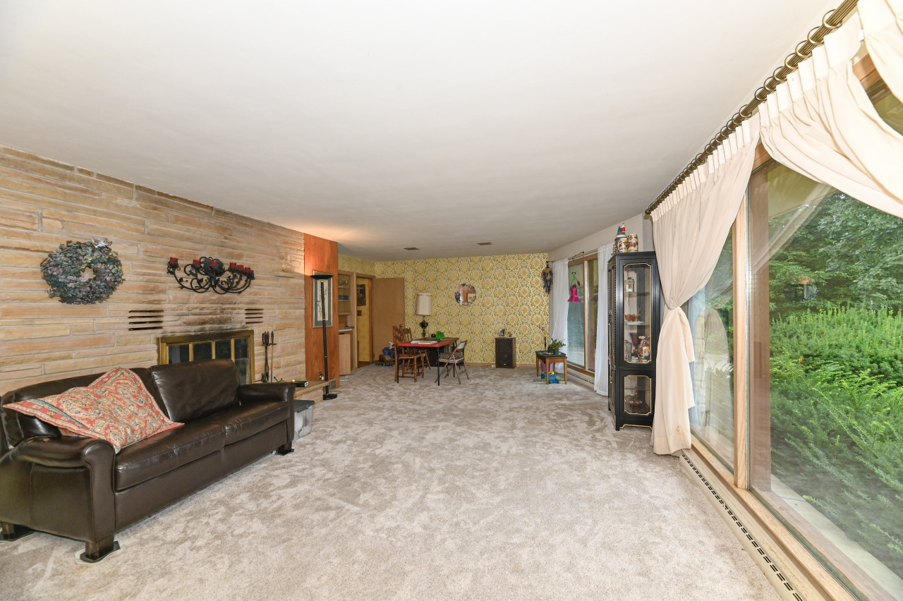 Property Photo:  11804 Indian Trl  WI 53130 