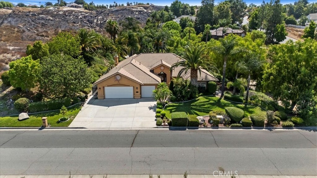 Property Photo:  7410 Corinthian Way  CA 92506 