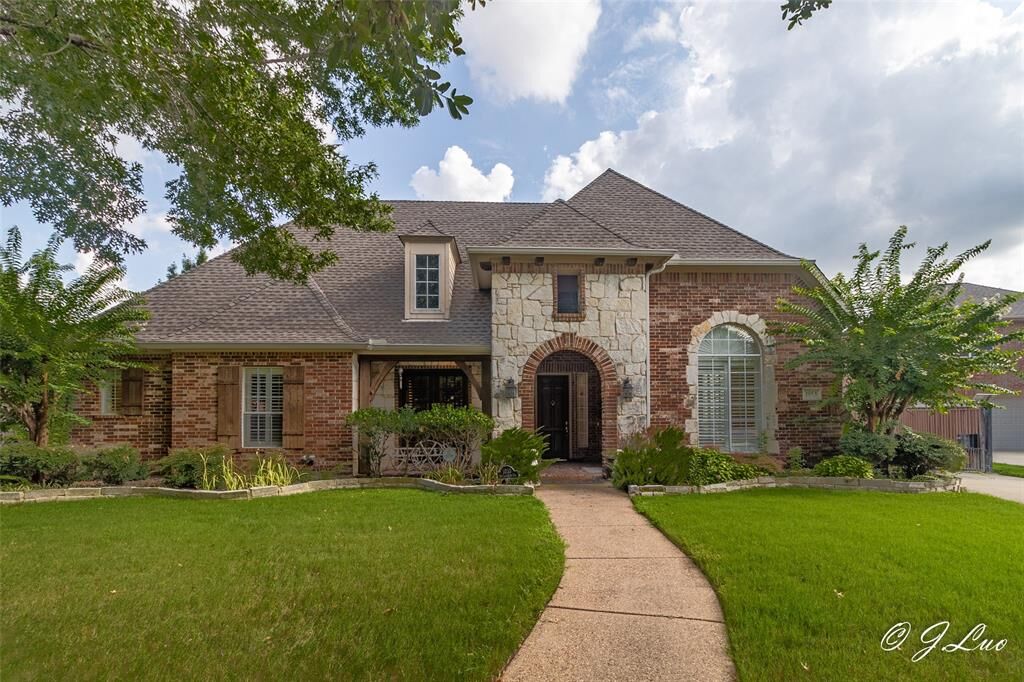 Property Photo:  1053 Sir Lancelot Circle  TX 75056 