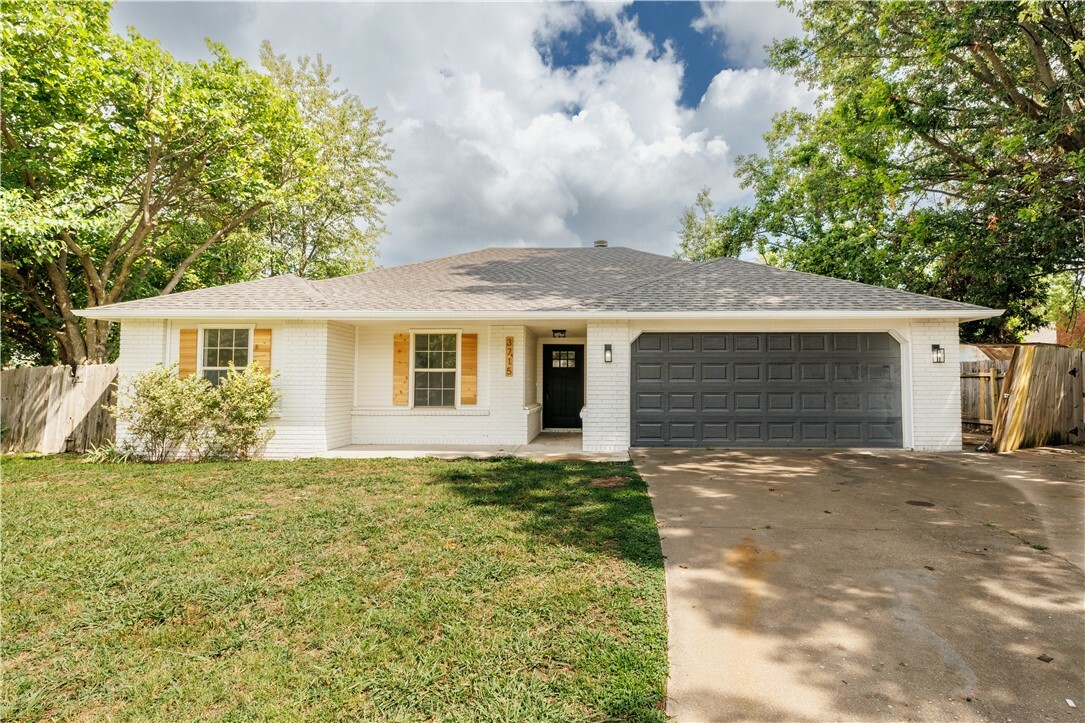 Property Photo:  3715 Rozell Street  AR 72756 