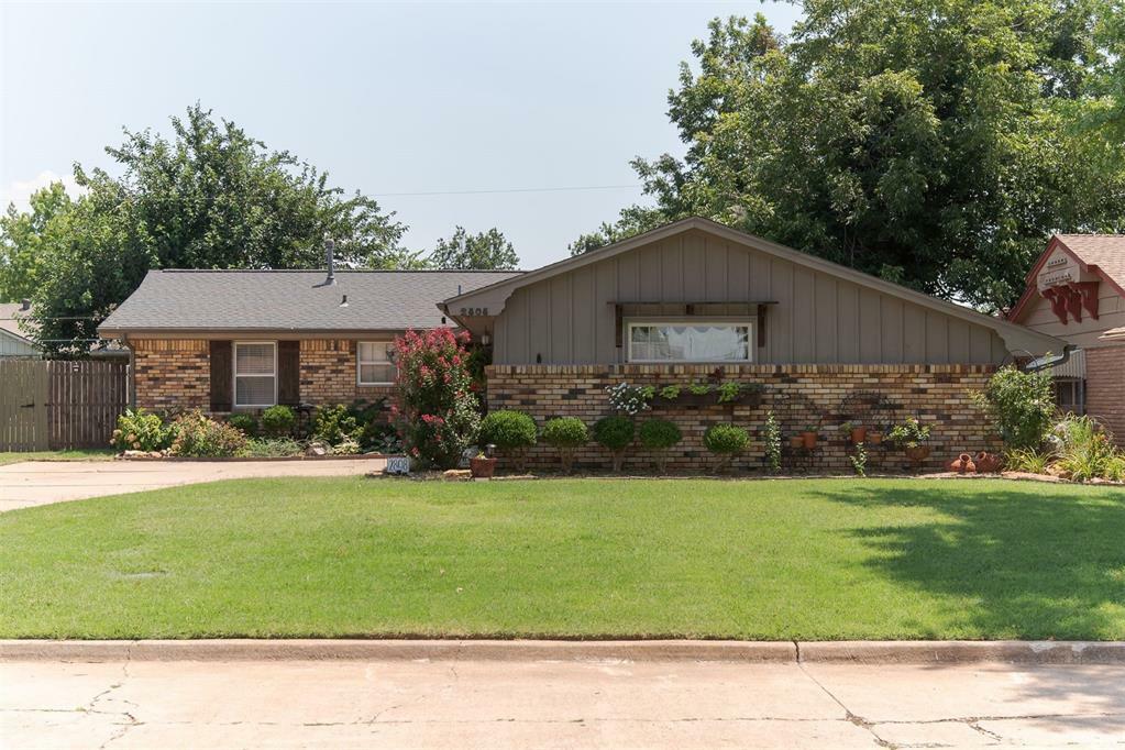 Property Photo: 2808 Northampton Place OK 73120