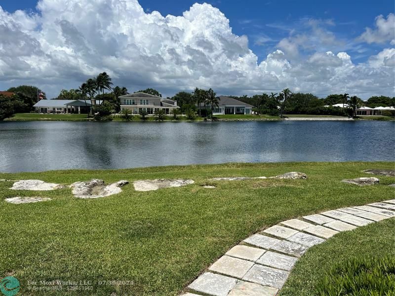 Property Photo:  15 Cayuga Rd  FL 33308 