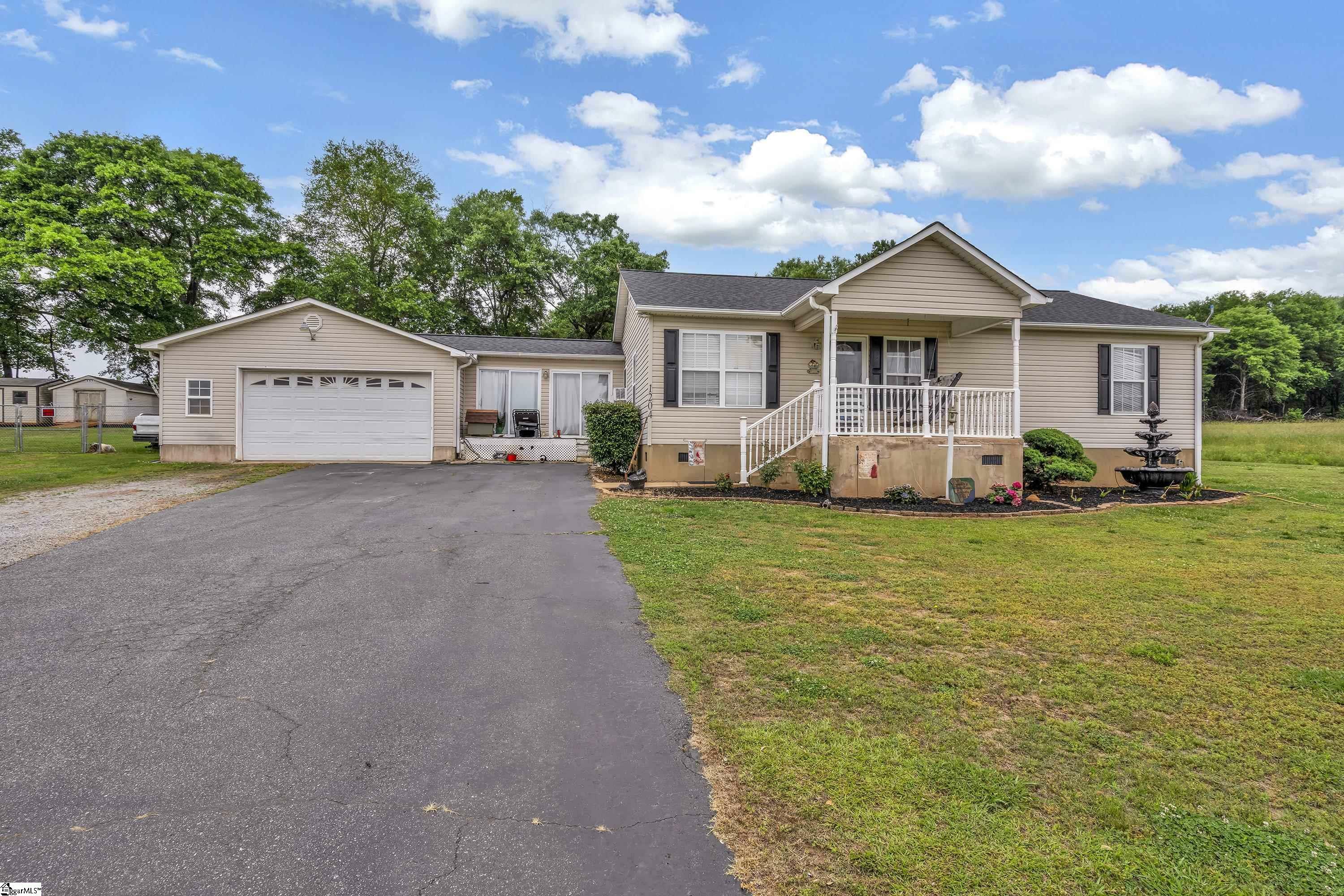 1204 Holly Springs Road  Inman SC 29349 photo