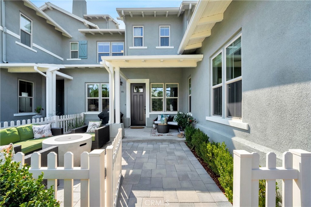 Property Photo: 91 Promesa Ave CA 92694