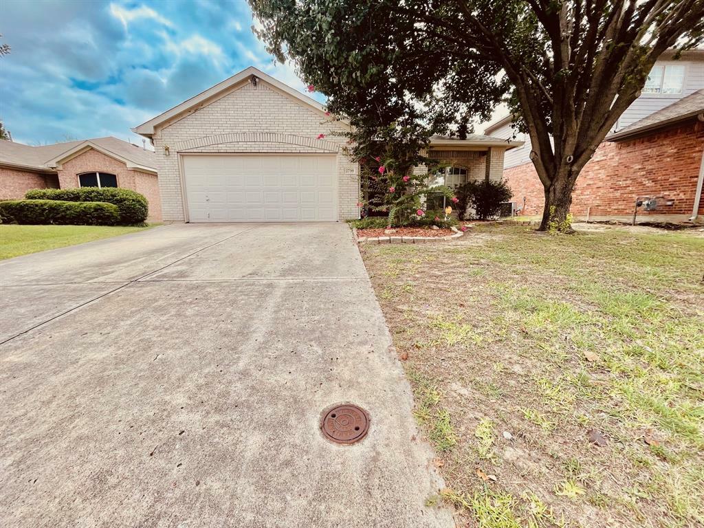 Property Photo:  2759 Scarborough Drive  TX 75052 