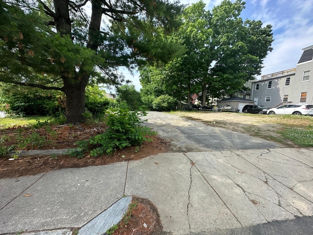 Property Photo:  20 Arlington St  MA 01830 