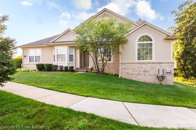 Property Photo:  1342 Alameda Boulevard 66  MI 48085 
