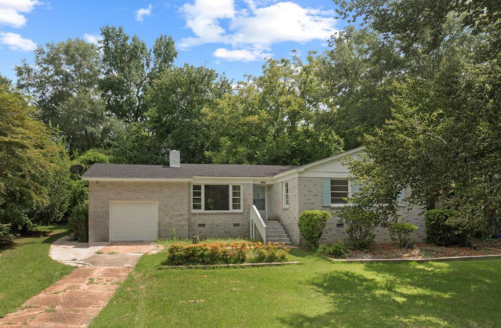 Property Photo:  1515 Oak  AL 36303 