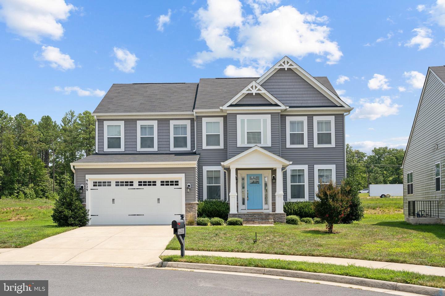 Property Photo: 9629 Hillcrest Drive VA 22407