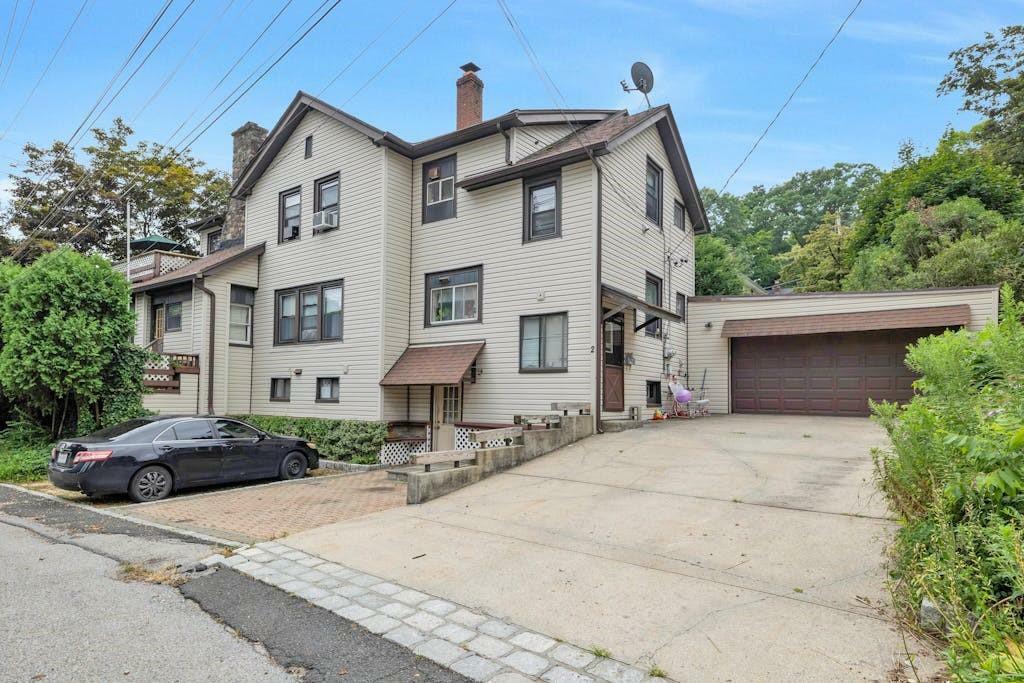 Property Photo:  2 Sarles Lane  NY 10570 