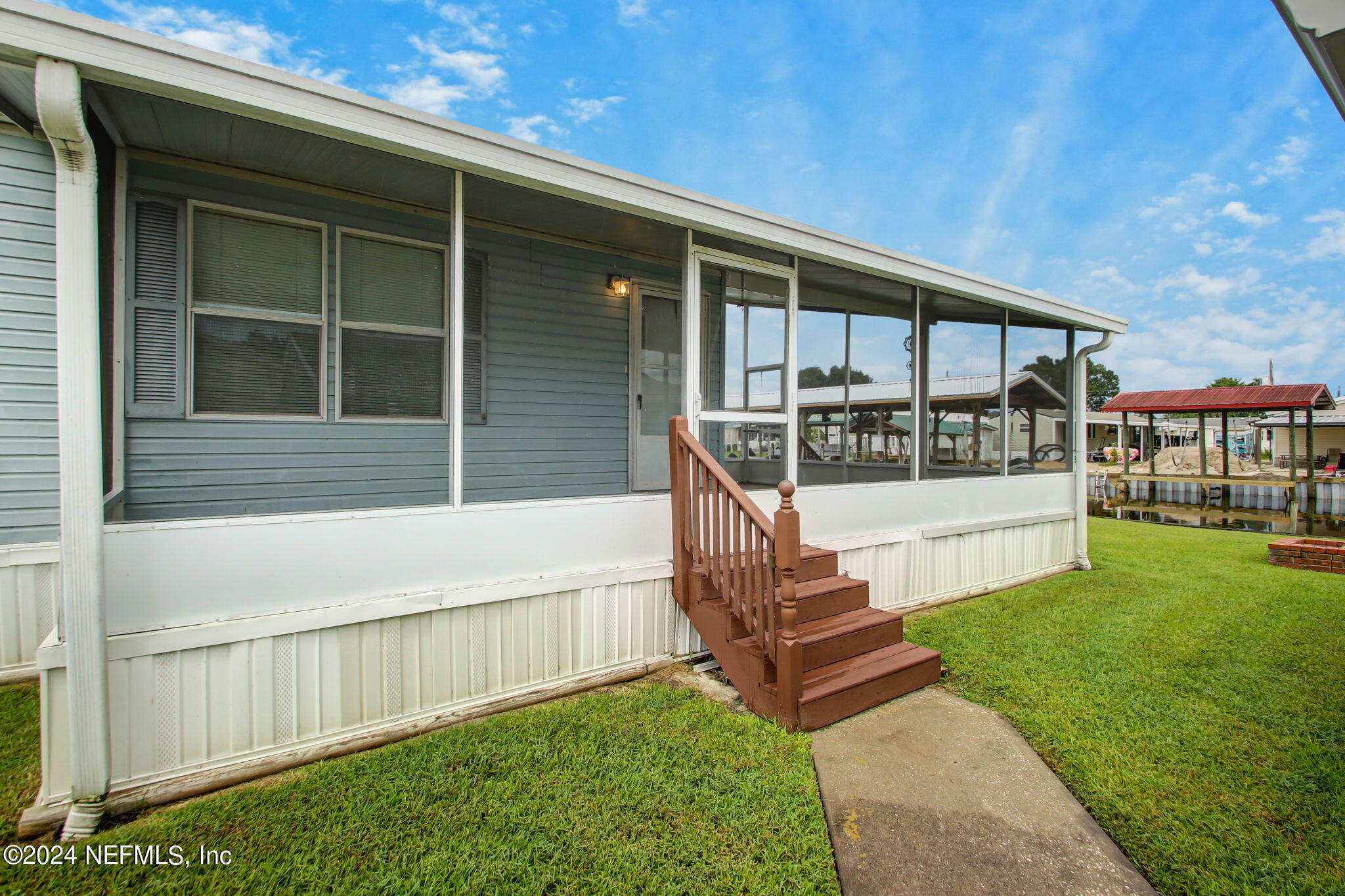 Property Photo:  118 Paradise Drive  FL 32193 